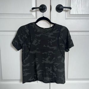 lulu lemon army green camouflage top size small